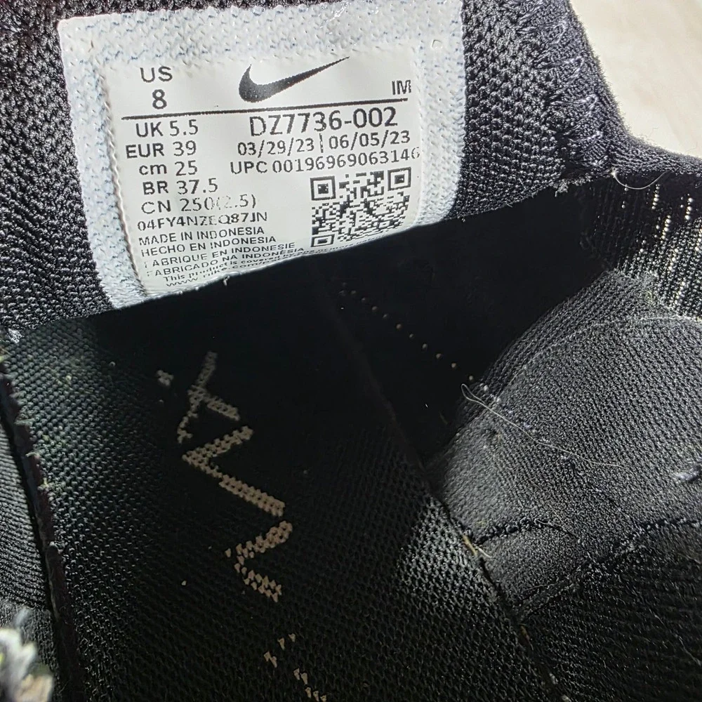 Nike Air Max 270 Womens Black‎ White Iridescent Sneakers DZ7736-002 Size 8